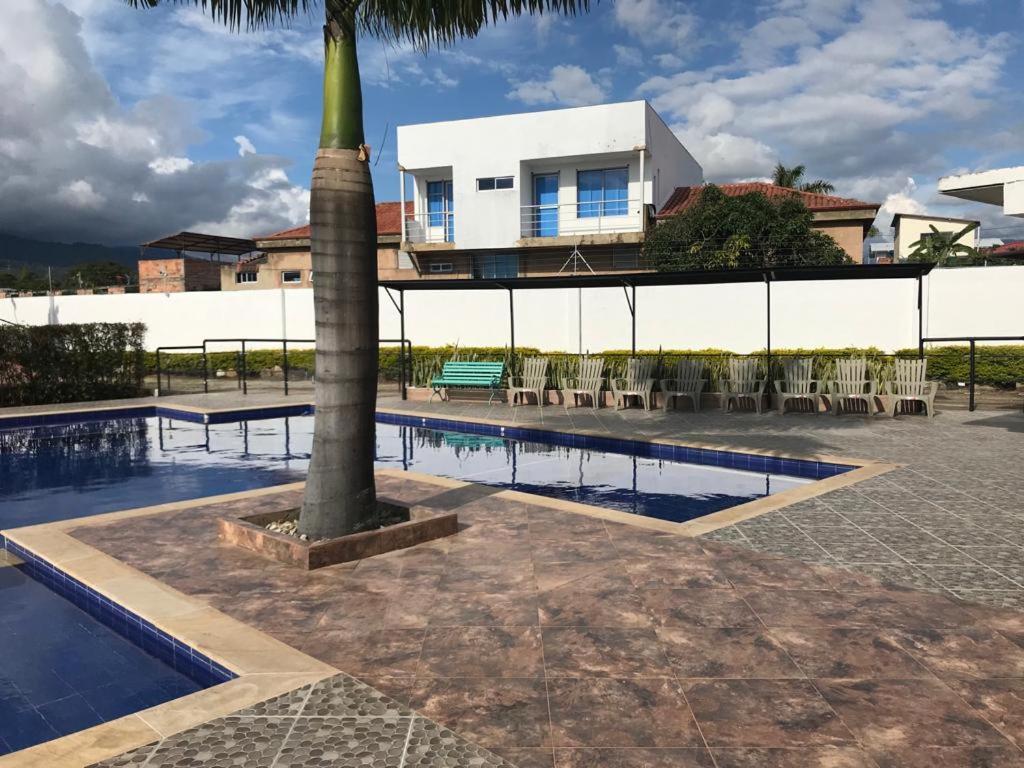Hotel Celeste Inn Chinauta- Fusagasuga מראה חיצוני תמונה